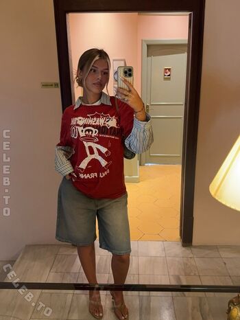 Full leaked Sophie schnur private onlyfans photo