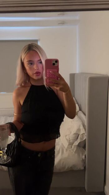 Full leaked Sophie sutherland private onlyfans photo