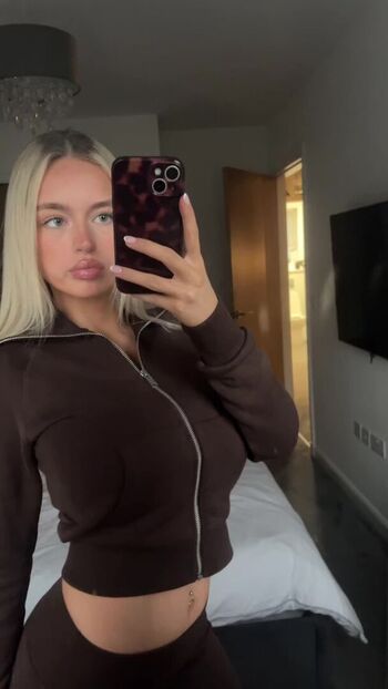 Full leaked Sophie sutherland private onlyfans photo