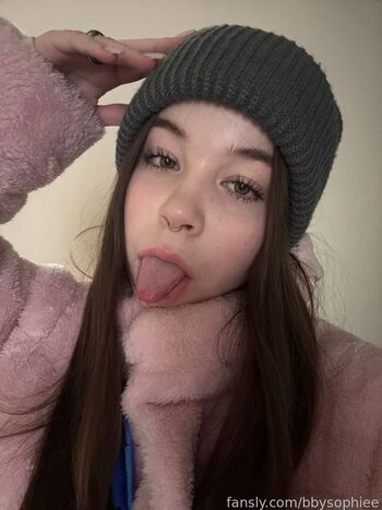 Full leaked Sophiee cutiepie private onlyfans photo