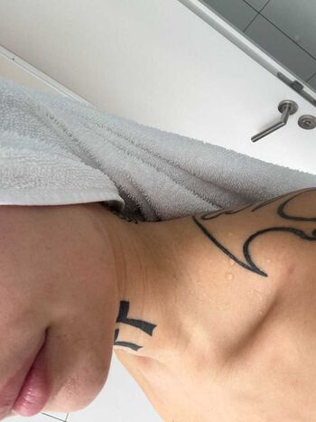 Full leaked Sophioosh page private onlyfans photo