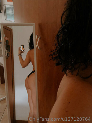 Full leaked Spinaunposted private onlyfans photo