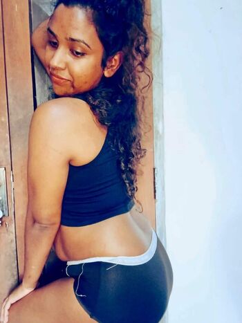 Full leaked Sri lanka private onlyfans photo