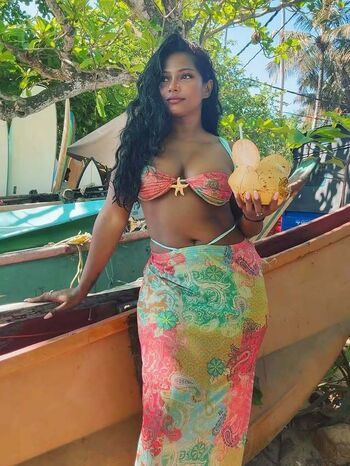 Full leaked Sri lanka private onlyfans photo