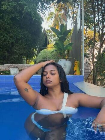 Full leaked Sri lanka private onlyfans photo
