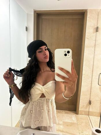Full leaked Ssehrishhussainn private onlyfans photo