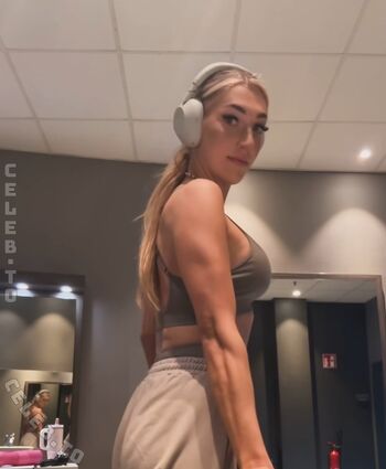 Full leaked Starletnova  page private onlyfans photo