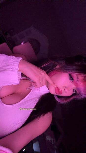 Full leaked Strawbarizz page private onlyfans photo