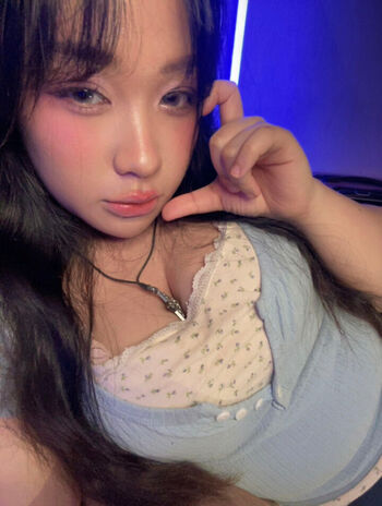 Full leaked Strawbebee private onlyfans photo