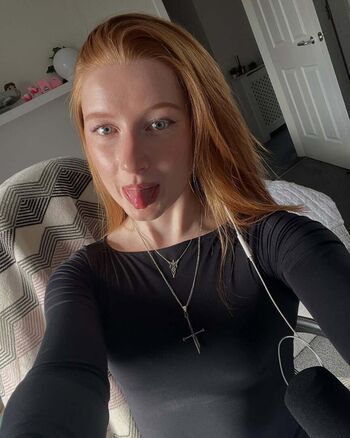 Full leaked Strawbz private onlyfans photo