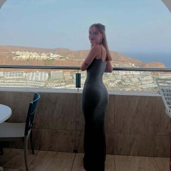 Full leaked Strawbz private onlyfans photo