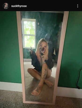 Full leaked Suckthyrose private onlyfans photo