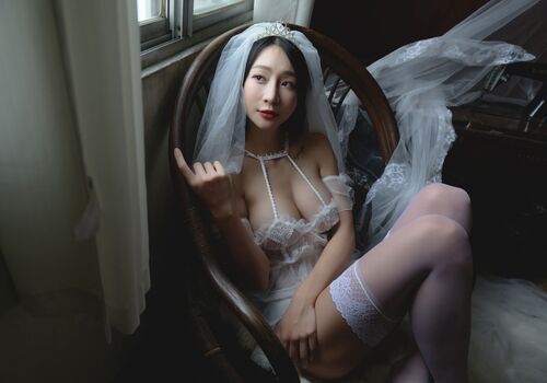 Full leaked Sunny lin private onlyfans photo