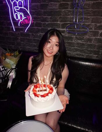 Full leaked Sunnyliachoi private onlyfans photo