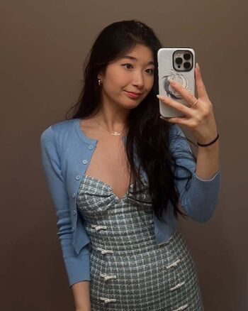 Full leaked Sunnyliachoi private onlyfans photo