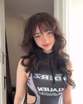 Full leaked Survivingasella private onlyfans photo