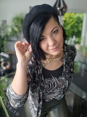 Full leaked Sweetdevilhelen private onlyfans photo