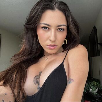 Full leaked Sweetnsarahh private onlyfans photo