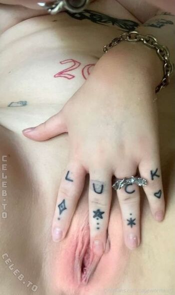 Full leaked Tapewormkid private onlyfans photo