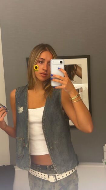 Full leaked Tate mcrae page private onlyfans photo