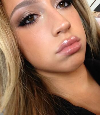 Full leaked Tate mcrae page private onlyfans photo