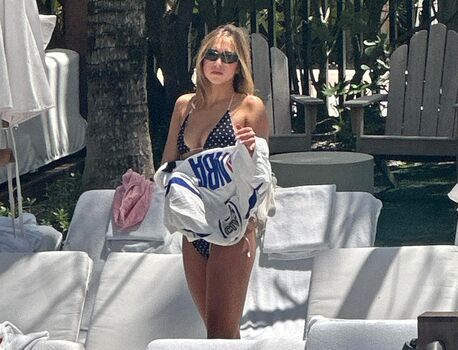 Full leaked Tate mcrae page private onlyfans photo