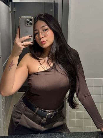 Full leaked Tayhuhu private onlyfans photo