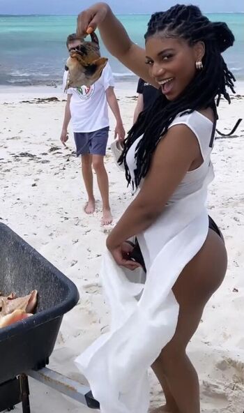 Full leaked Taylor rooks page private onlyfans photo