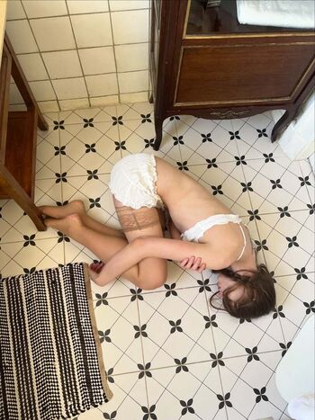 Full leaked Lalusia/ private onlyfans photo