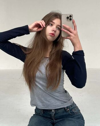 Full leaked Franzi bl/ private onlyfans photo