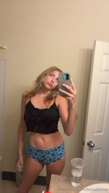 Full leaked Tessaluvvs private onlyfans photo