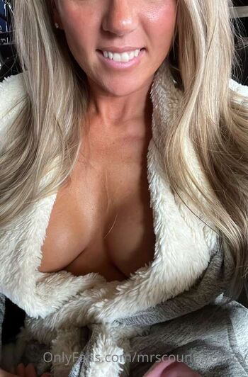Full leaked Thatblondehotwife private onlyfans photo