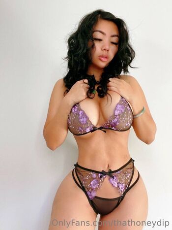 Full leaked Thathoneydip  page private onlyfans photo