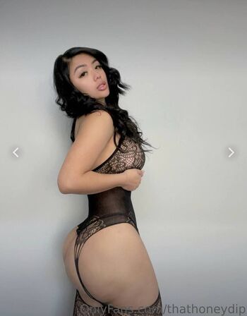 Full leaked Thathoneydip  page private onlyfans photo