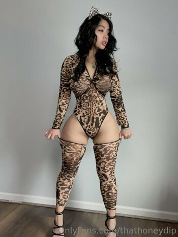 Full leaked Thathoneydip  page private onlyfans photo
