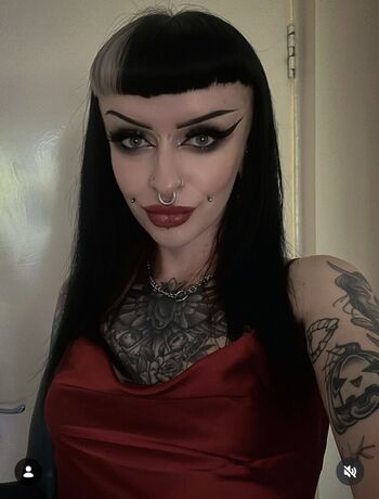 Full leaked Thatlivingdeadgxrl private onlyfans photo