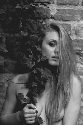 Full leaked Thegoldengirl private onlyfans photo