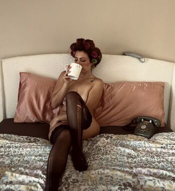 Full leaked Thequeensboudoir private onlyfans photo