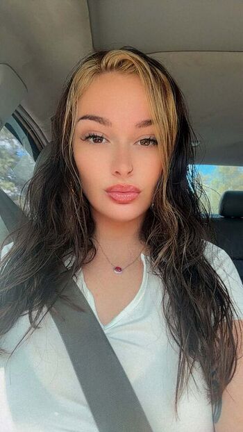 Full leaked Thereallmissvee private onlyfans photo