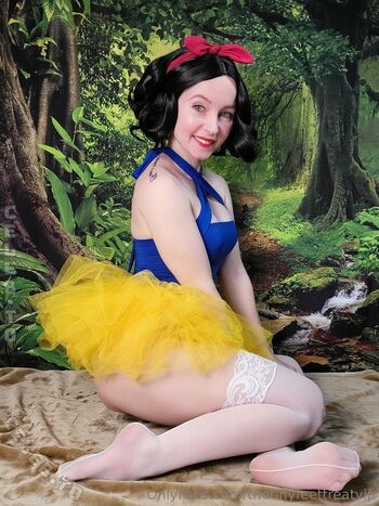 Full leaked Thetinyfeettreat private onlyfans photo