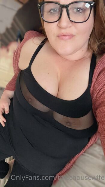 Full leaked Thicchousewife private onlyfans photo