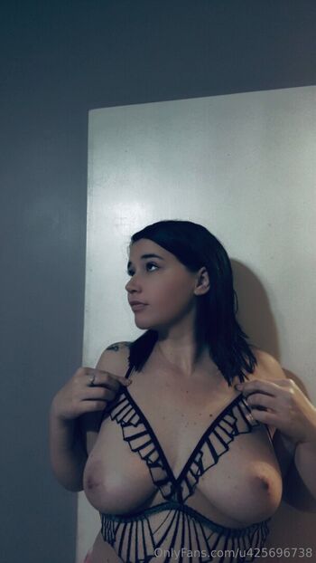 Full leaked Thick princess private onlyfans photo