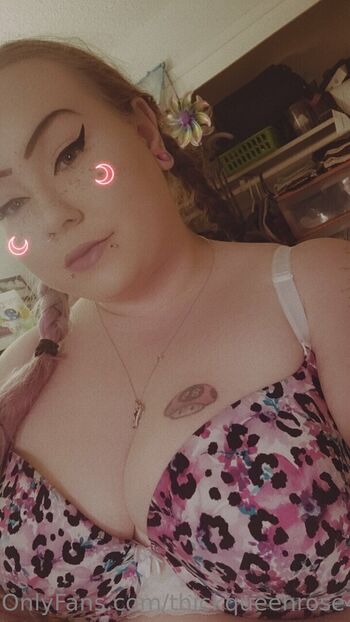 Full leaked Thickqueenrose private onlyfans photo