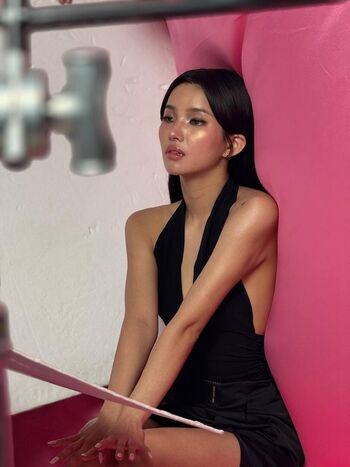 Full leaked Tiny pretty j page private onlyfans photo