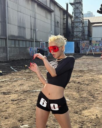 Full leaked Tiny pretty j private onlyfans photo