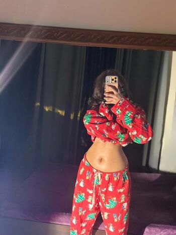 Full leaked Toned belly private onlyfans photo