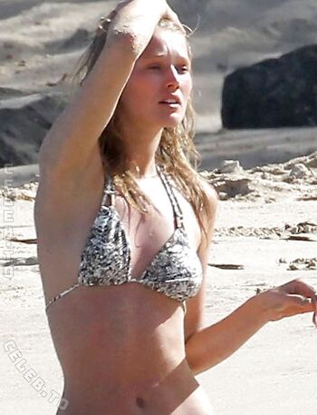 Full leaked Toni garrn page private onlyfans photo