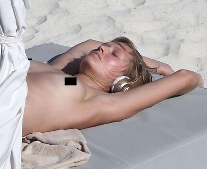 Full leaked Toni garrn private onlyfans photo