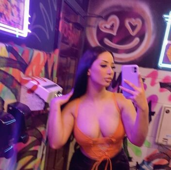 Full leaked Tonitar private onlyfans photo