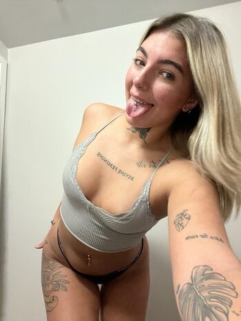 Full leaked Tqhaiileyy private onlyfans photo